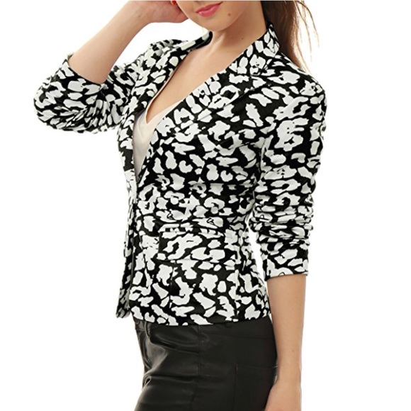 Minimalist One Button Closed Leopard Print Blazer - Picture 7 of 8